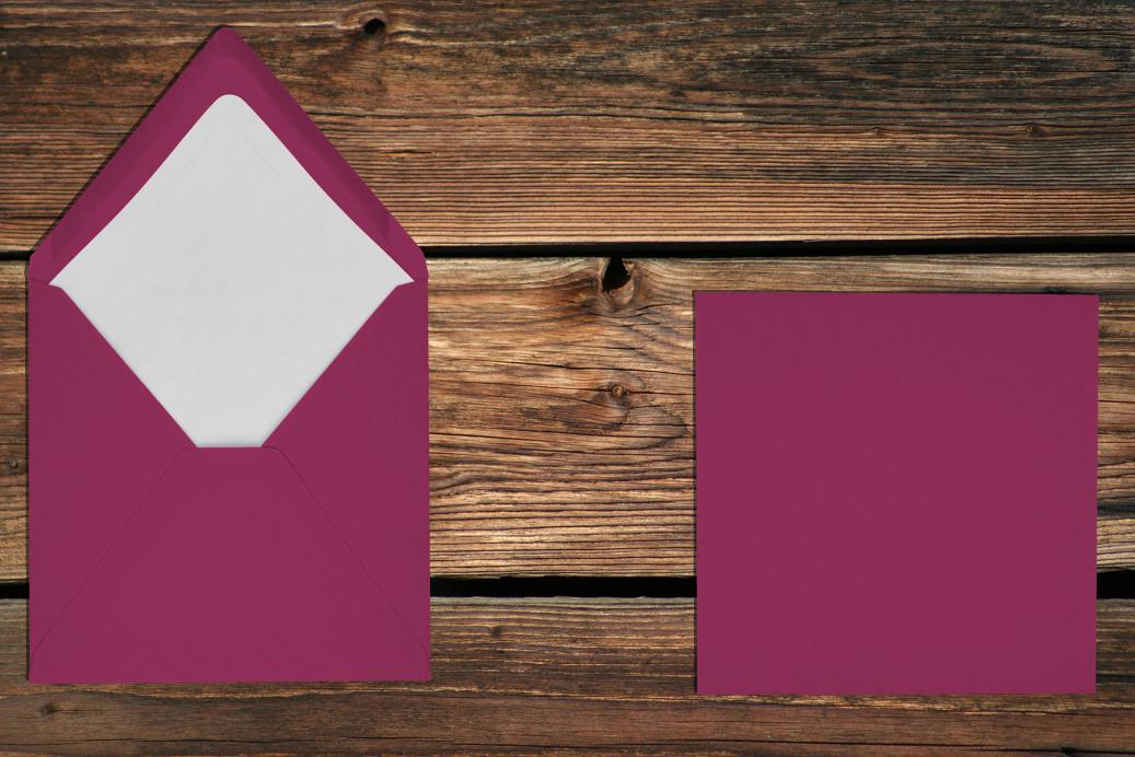 Briefhüllen mit Seidenfutter 164x164 mm Nassklebend Amarena gerippt 100 g/qm